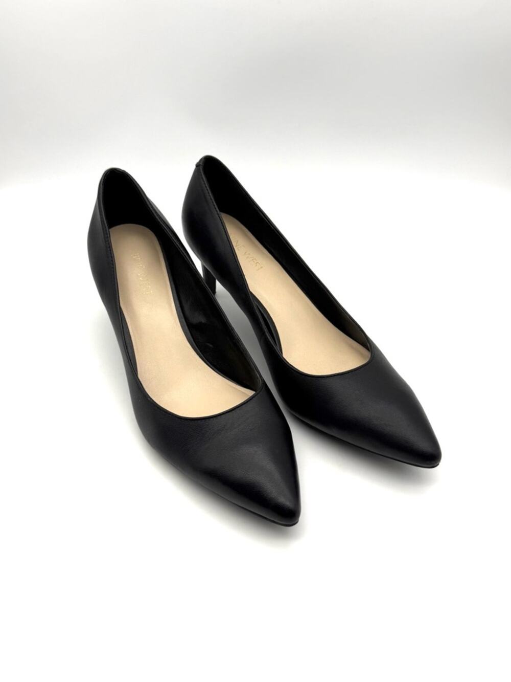 Nine West Black Leather Point Toe Heels 8